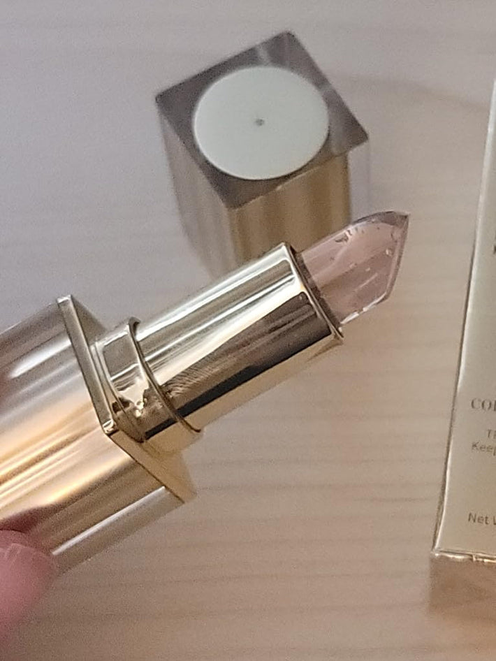 Color changing lipstick close-up